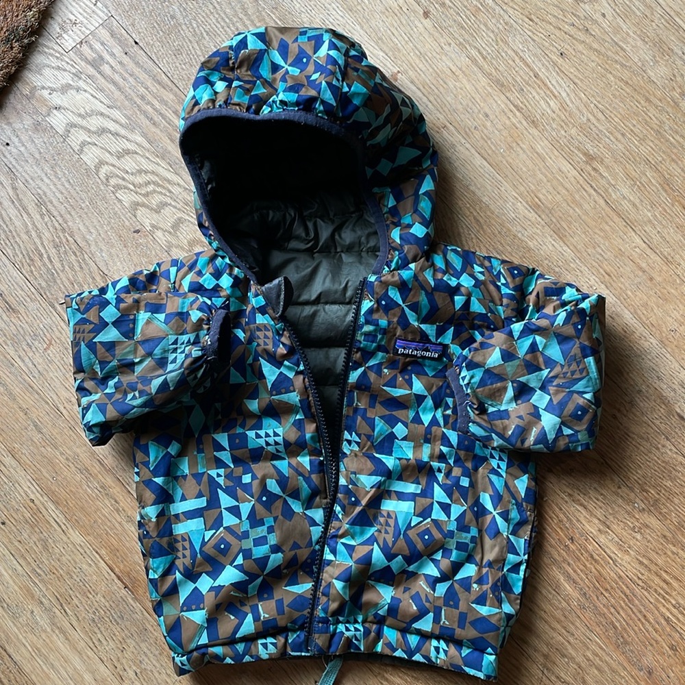Toddler boy reversible down Patagonia 12-18mths